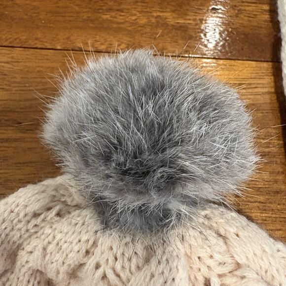 Lot of 2 Beanies babyGap Hat Fitted Girls XS/S Ivory Cable Knit Pom Fleece Lined - Picture 3 of 9